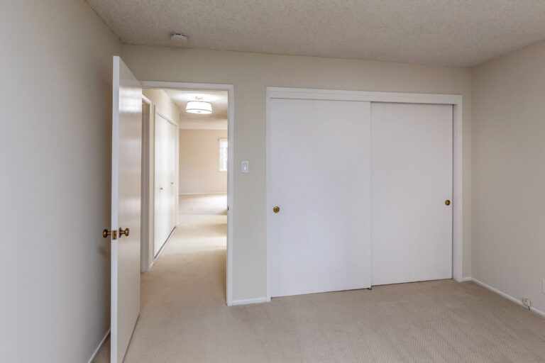 Bedroom 2 (2)